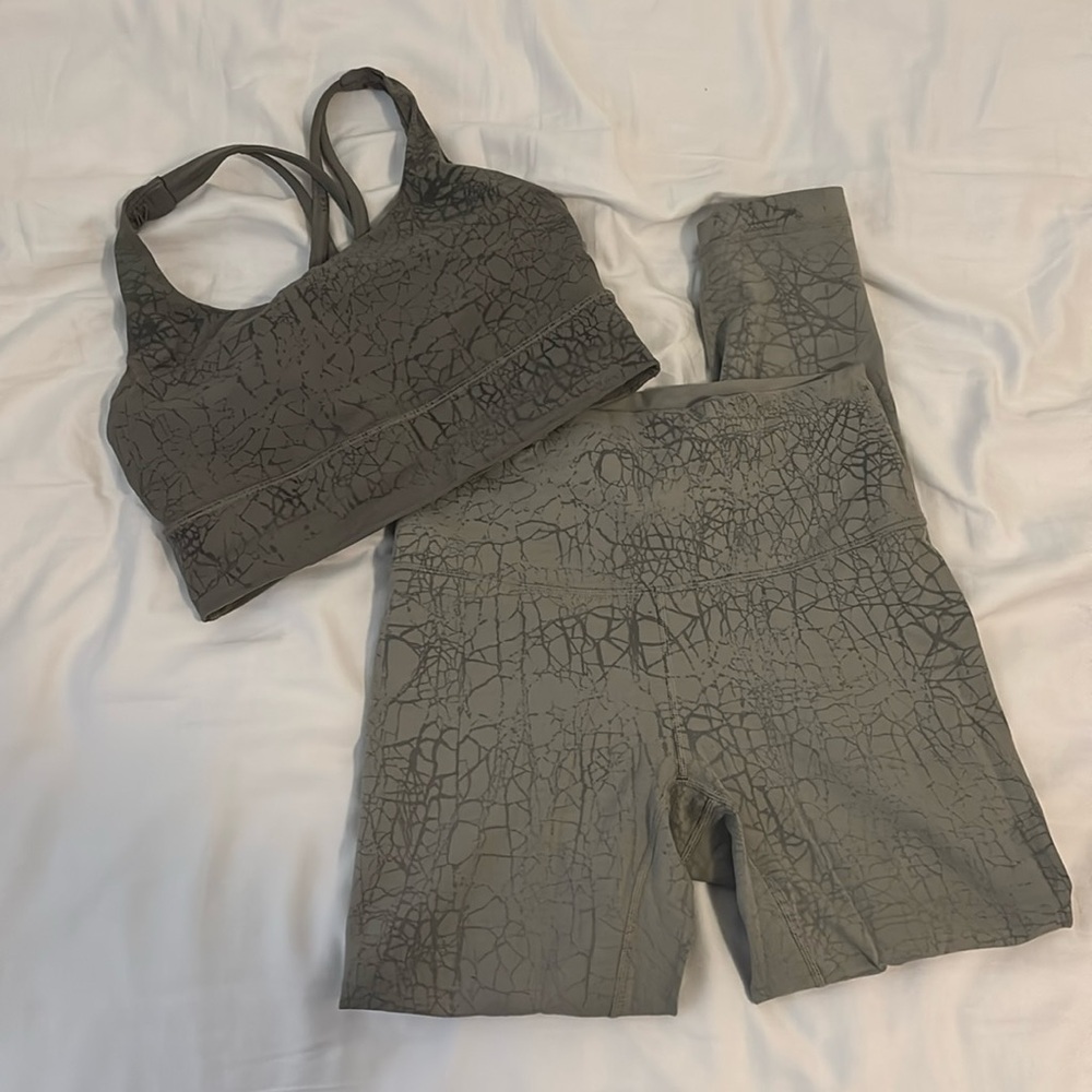 Lulu Lemon leggings and bra set